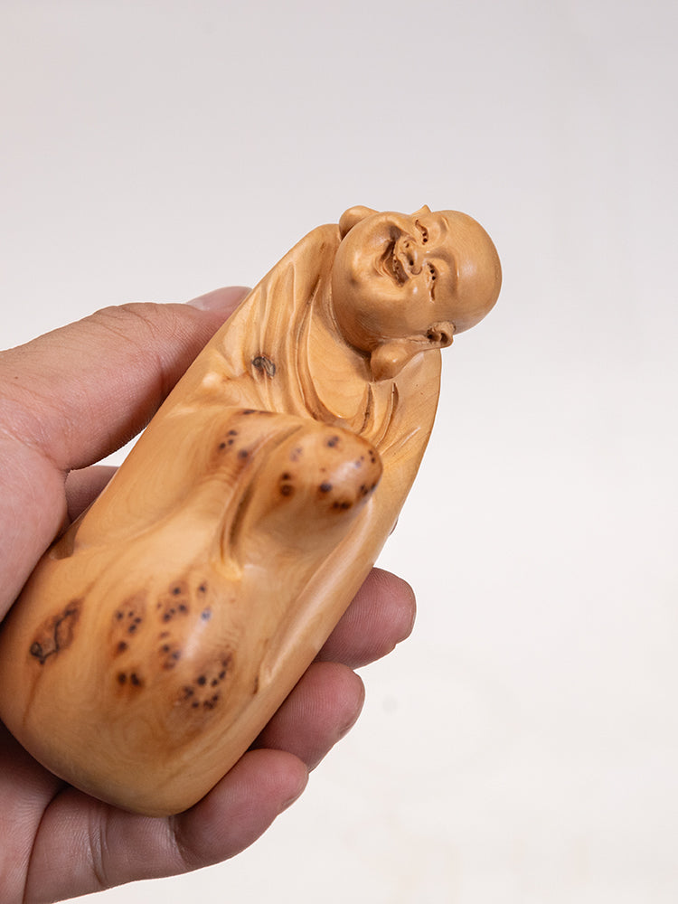 【総高12cm】布袋様 崖柏木（ヤーバイボク） 木彫り 置物 握り木