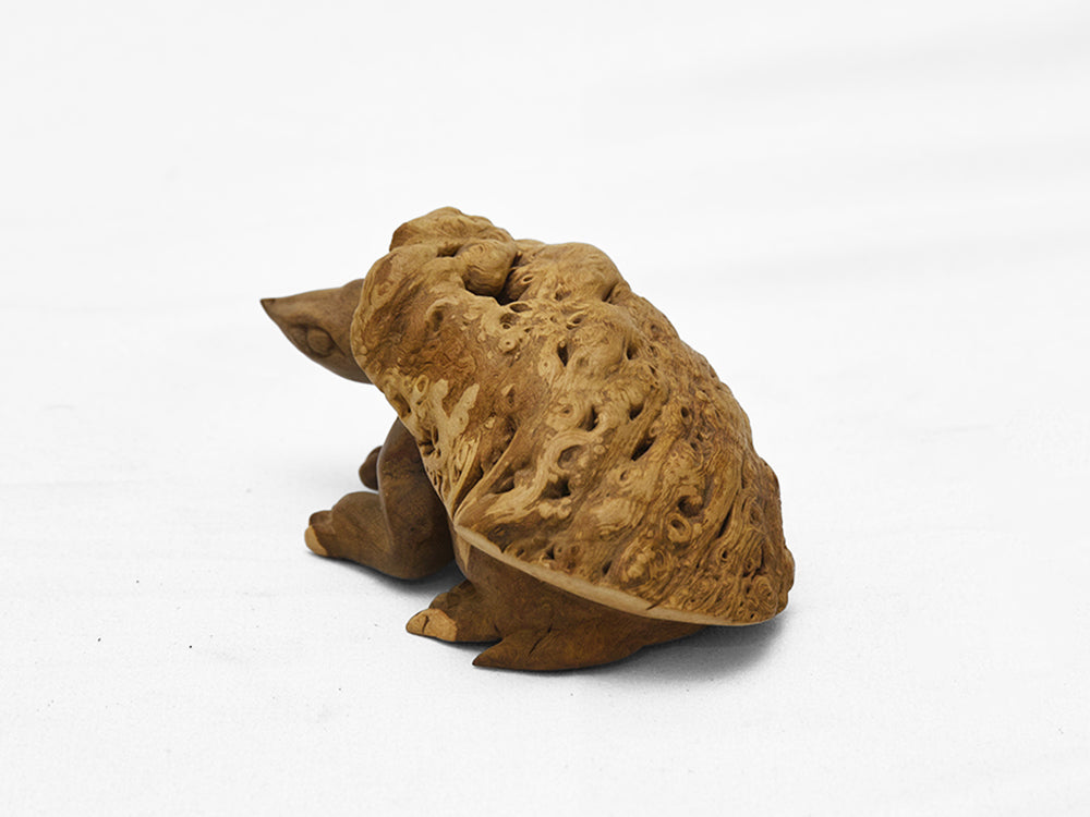 【総高6cm】木彫り 亀  樹種：硬質材（不明） /  かめ 置物 縁起物 ※画像現品像の発送です