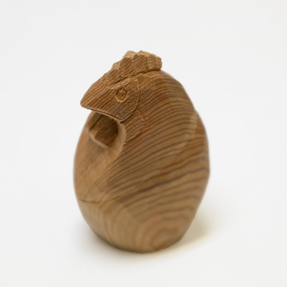 【総高8cm】木彫り にわとり  樹種：屋久杉 / 鳥 鶏  置物 縁起物 ※画像現品像の発送です