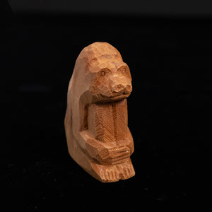 【総高7cm】木彫り 猿  樹種：屋久杉 / 干支 申  置物 縁起物 ※画像現品像の発送です