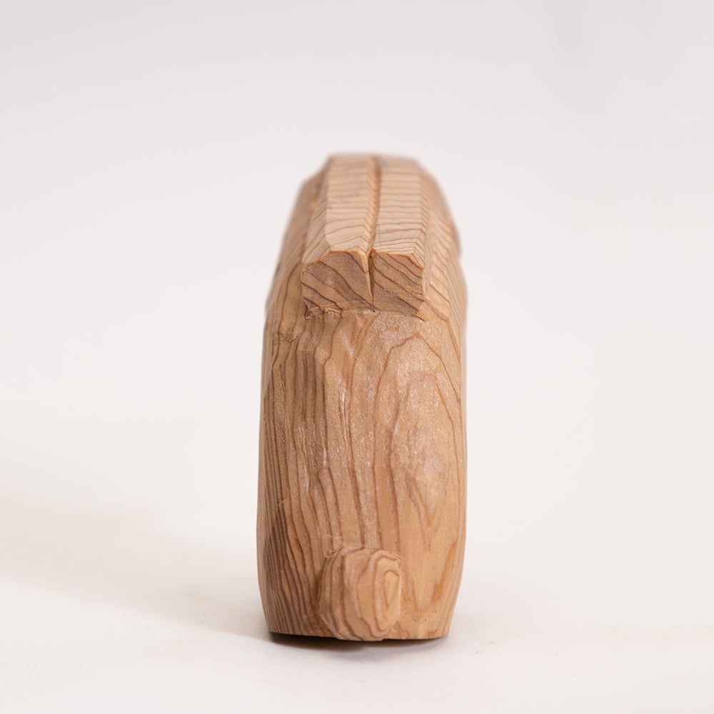 【総高7cm】木彫り うさぎ  樹種：屋久杉 / 干支 兎  置物 縁起物 ※画像現品像の発送です