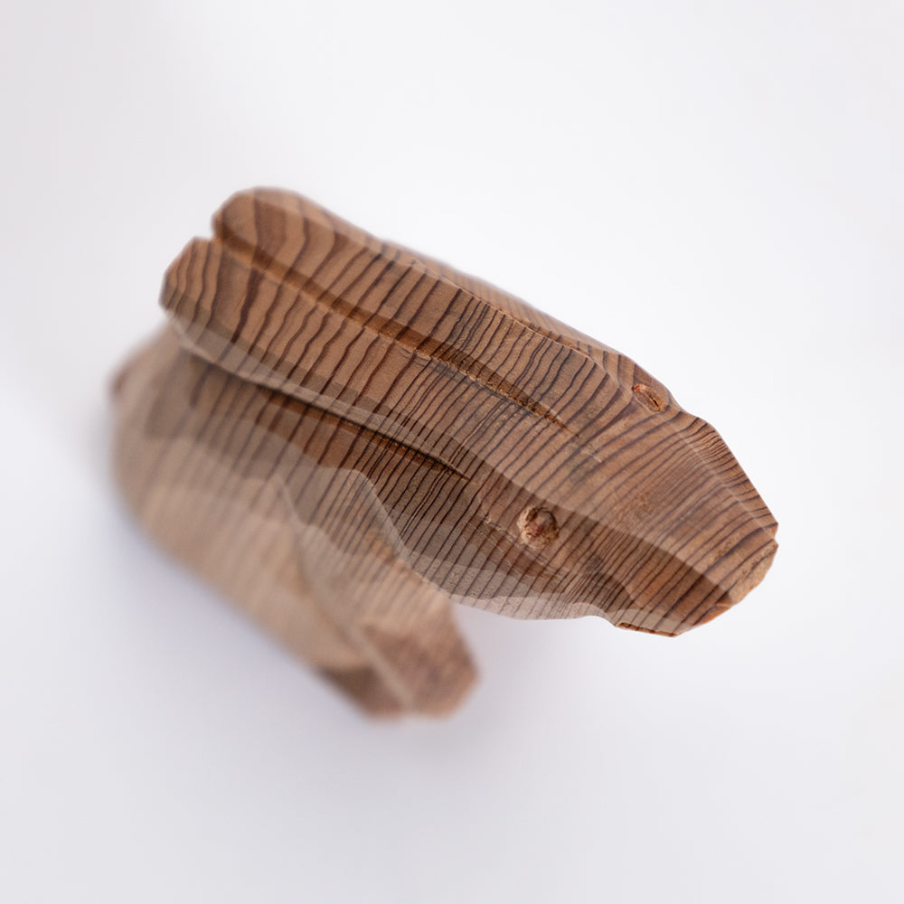 【総高7cm】木彫り うさぎ  樹種：屋久杉 / 干支 兎  置物 縁起物 ※画像現品像の発送です