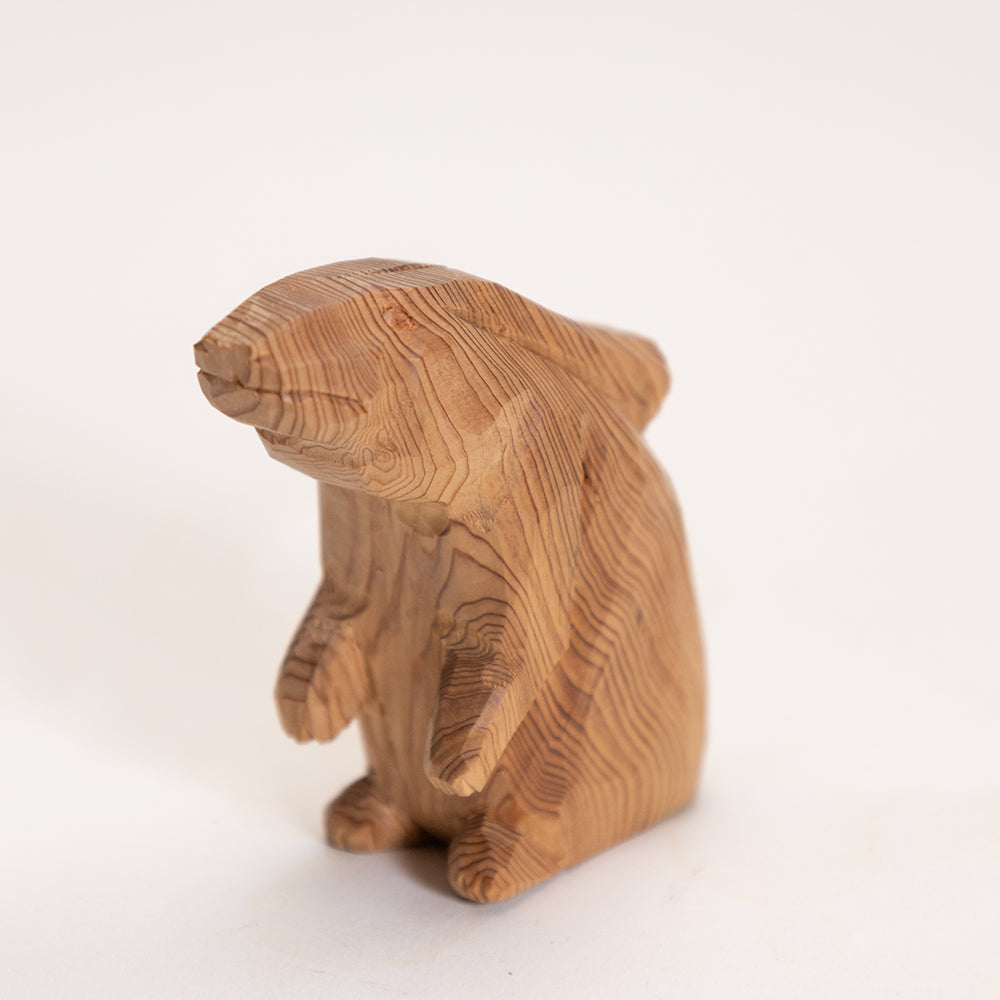 【総高7cm】木彫り うさぎ  樹種：屋久杉 / 干支 兎  置物 縁起物 ※画像現品像の発送です