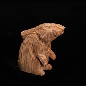 【総高7cm】木彫り うさぎ  樹種：屋久杉 / 干支 兎  置物 縁起物 ※画像現品像の発送です