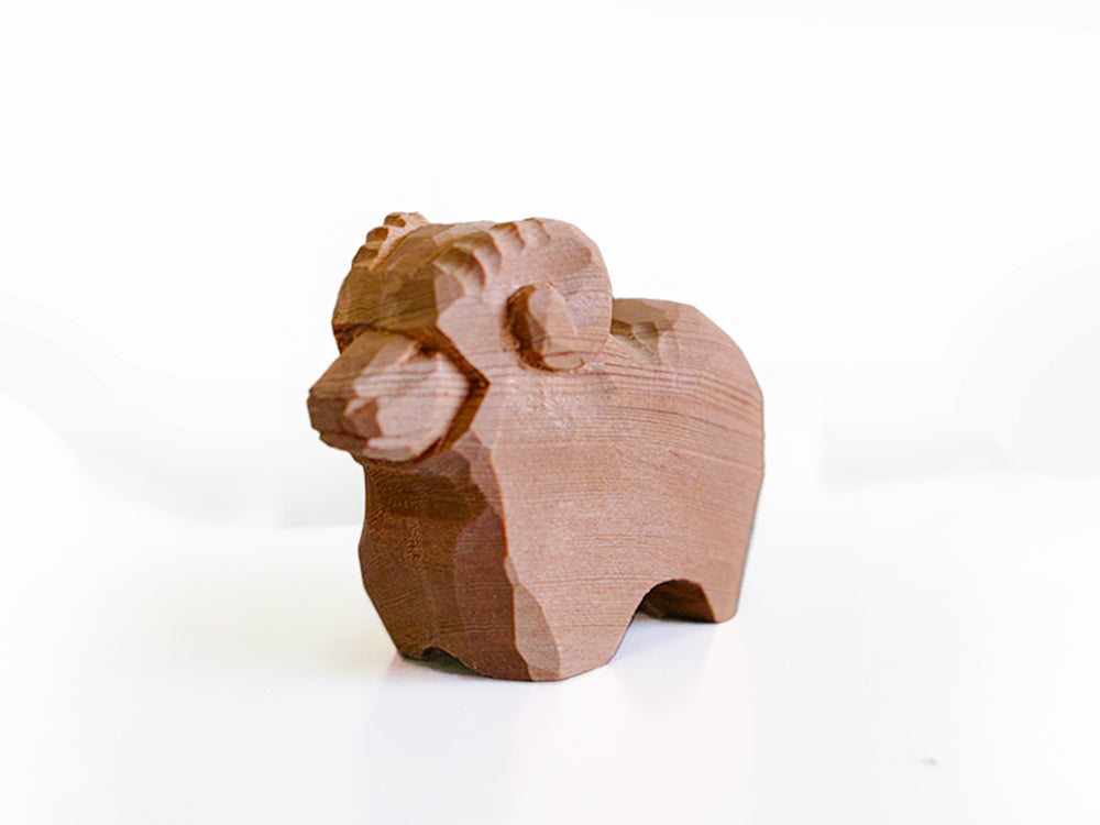 【総高5cm】木彫り 羊  樹種：屋久杉 / 干支 ひつじ 未 置物 縁起物 ※画像現品像の発送です
