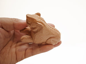 【総高5cm】木彫り 虎  樹種：屋久杉 / 干支 寅 置物 縁起物 ※画像現品像の発送です